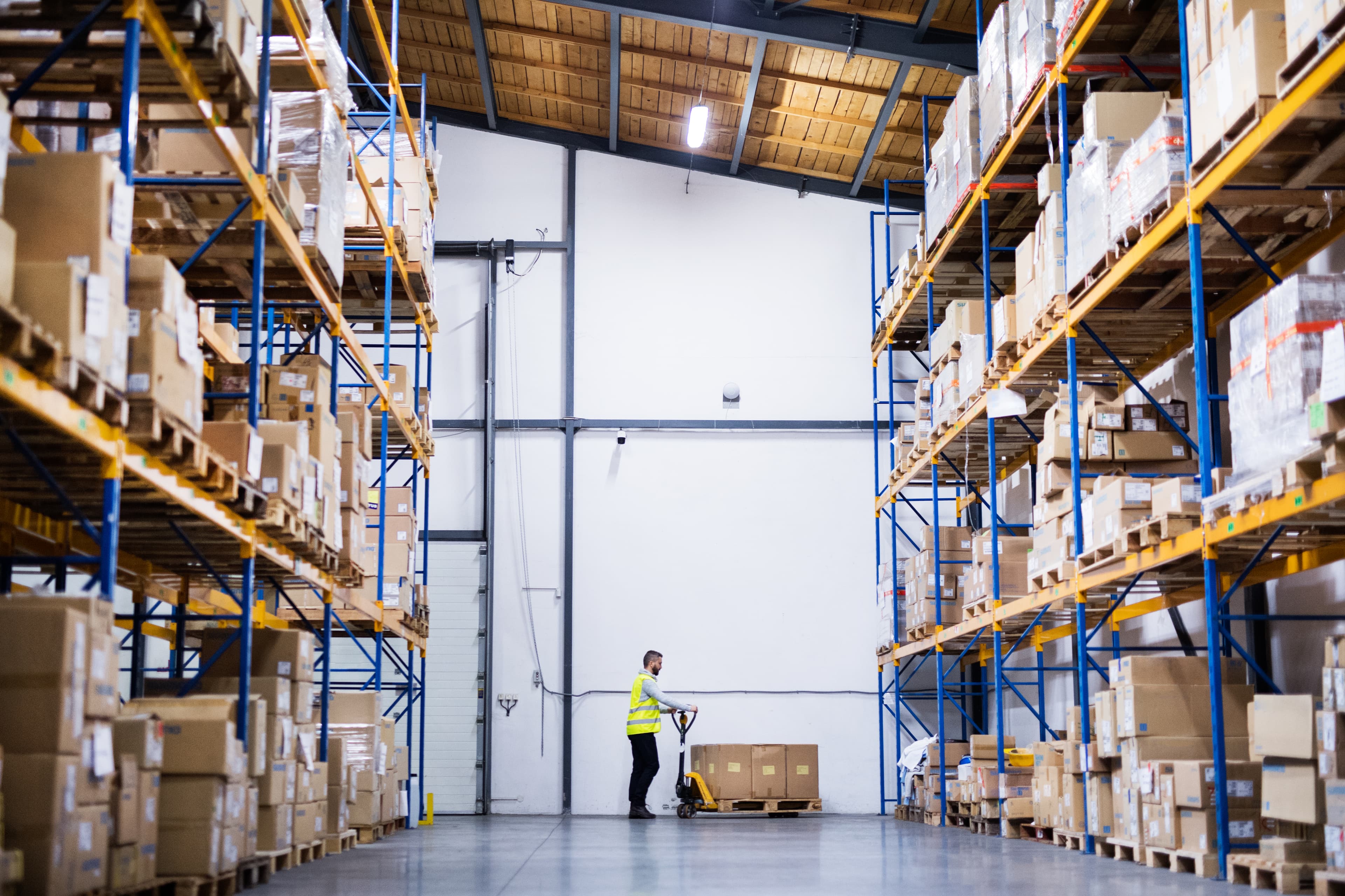 Modern warehouse logistics